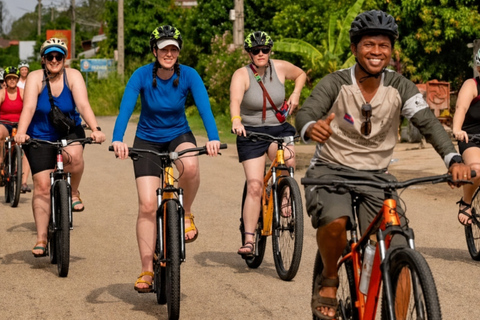 Phnom Penh: Silk Island Cycling Aventure & Lunch with Locals