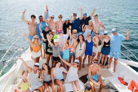 PuntaCana: Private Luxury Family BoatCruise with snorkelling