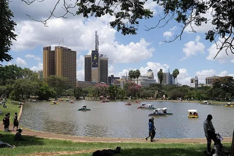 Nairobi: Walking tour guide with a local - hidden gems