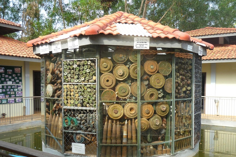 Bantey Srei, Kbal Spean and Landmine museum Private Tuk-Tuk