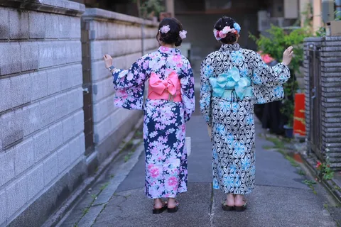 Kyoto: Kimono Rental with Traditional Japanese Garden & Room