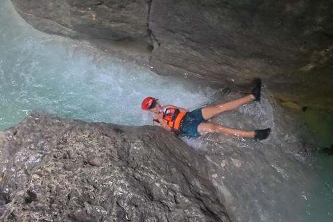 Cebu: Oslob valhajsskådning Canyoneering privat upphämtning