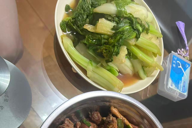 Guangzhou: Cantonese Dinner, Tea, and Philosophy Experience