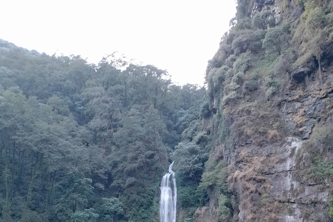 Trek van Pokhara naar Dudhpokhari via Thurju &amp; Thurjudanfe Kharka