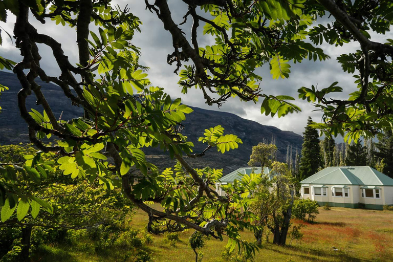 El Calafate: Glacier Cruise & Trekking at Estancia Cristina From El Calafate: Glacier Cruise to Estancia Cristina