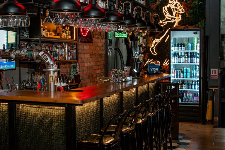 كالي: بار El Peñón ونادي الزحف مع الدليلCali: El Peñón Bar and Club Crawl with Guide