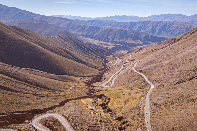 Montañas de colores y sal infinita: Excursión Salinas + Purmamarca