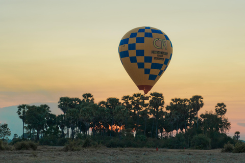 Depuis Krong Siem Reap : Vol en montgolfière à Angkor avec prise en charge