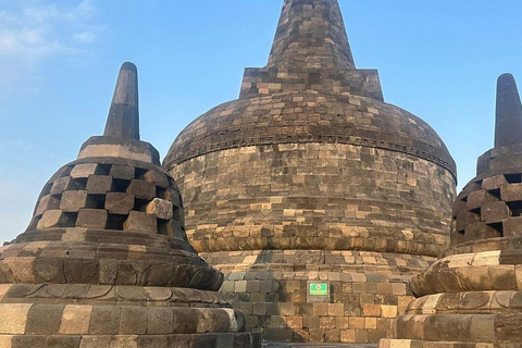 Borobudur durante uno scalo: tour di 6 ore dall'aeroporto YIABorobudur: visita di mezza giornata con salita sul tempio!