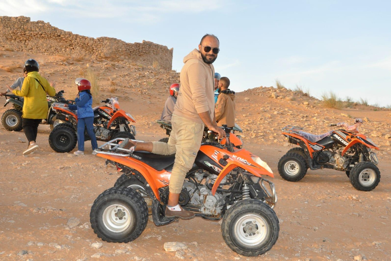 Djerba: Private Excursion to Ksar Ghilane & Tataouine in 1 Day Desert Djerba: Private Day Trip to Ksar Ghilane & Tataouine in the Desert