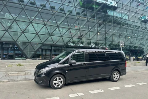 Cracovia: Traslado privado desde o hacia el aeropuerto de Cracovia
