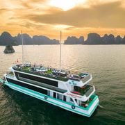 From Hanoi: Halong Bay Luxury tour on 5-star cruise