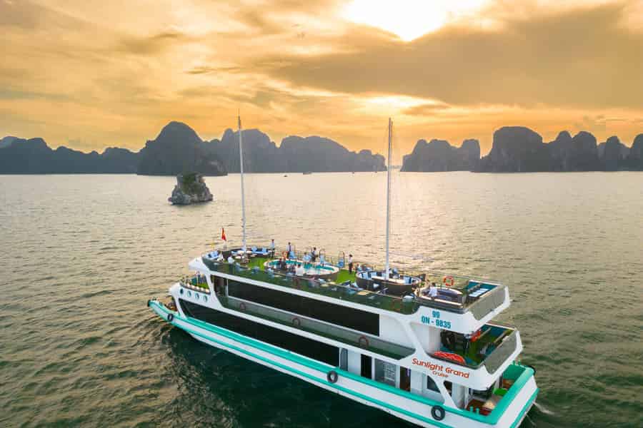 Ab Hanoi: Halong Bucht Luxus Tour auf 5 Sterne Kreuzfahrt. Foto: GetYourGuide