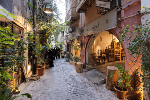 Jeddah: Al-Balad Guided Walking Tour with Tea & Music