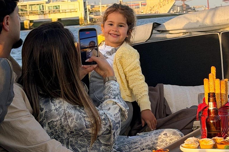 Lisbon Sunset Luxury Boat Vibes with Drinks & Pizza Lisbon Luxury Cozy Cruise with Drinks & Pizza