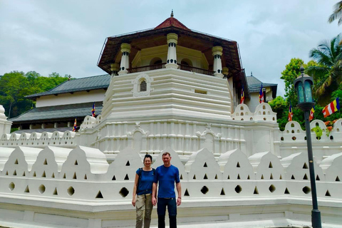 From Kandy: Ella Drop Tour via Nuwara Eliya From Kandy: Ella Drop Tour via Nuwara Eliya by Tuk Tuk