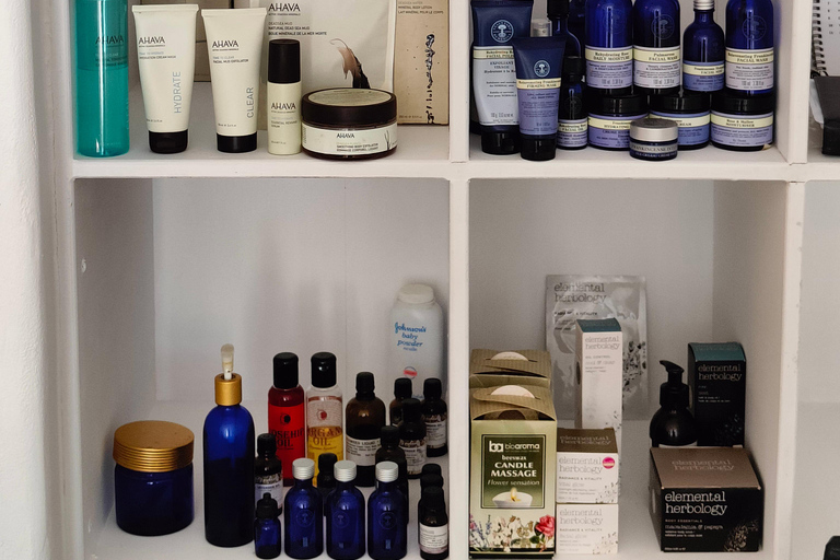 Santorini: Departure Day Spa Package Wine/Fruits/Pool Access 90-min Couples Massage in S. P. Presidential Suites Akrotiri