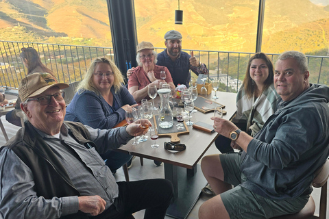 Douro Valley: Private Wine Tour with Lunch