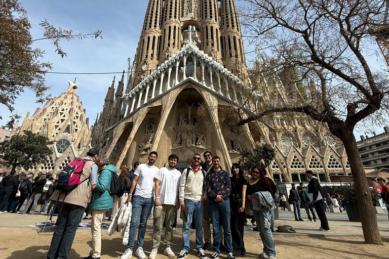 Sagrada Família Entry Ticket and Guided Tour