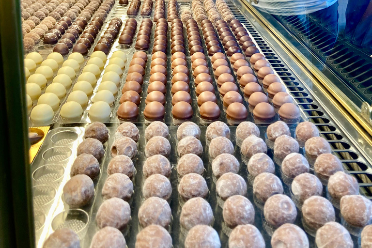 Geneva Food tour : Cheeses, wine, chocolate & fun