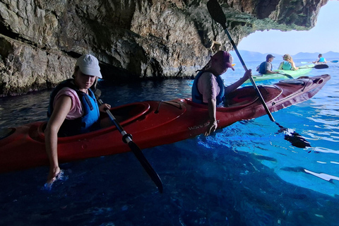 Zakynthos: Sea Kayaking Tour with Snorkeling
