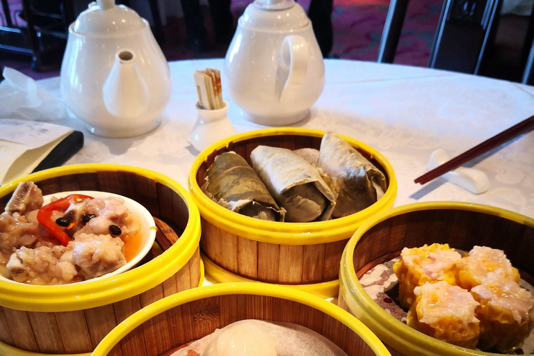 Hong Kong: Aberdeen Fisherman Cultural local Tour & Dim Sum Hong Kong: Aberdeen Fisherman Cultural Guided Tour & Dim Sum