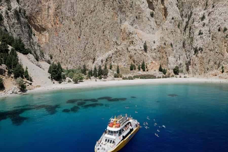 Rhodos: Bootsfahrt nach Symi und zur St. George Bay mit Hotelabholung. Foto: GetYourGuide Rhodos: Bootsfahrt nach Symi und zur St. George Bay mit Hotelabholung. Foto: GetYourGuide
