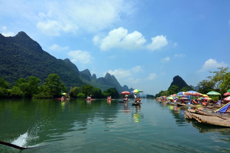 Yangshuo : randonnée, rafting et cyclisme, visite privée tout comprisVisite guidée en anglais
