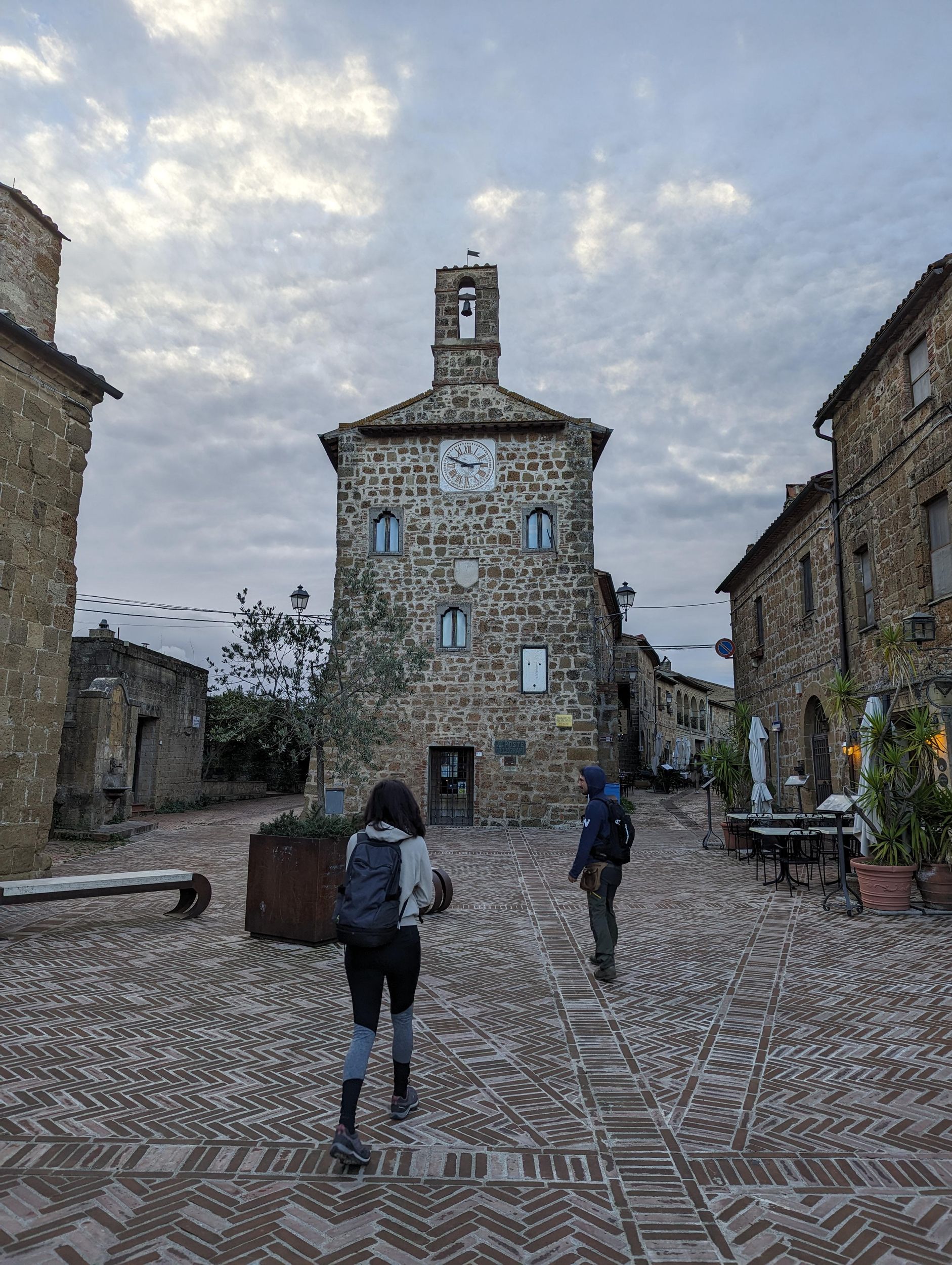 Gräberjagd und Trekking in Sovana