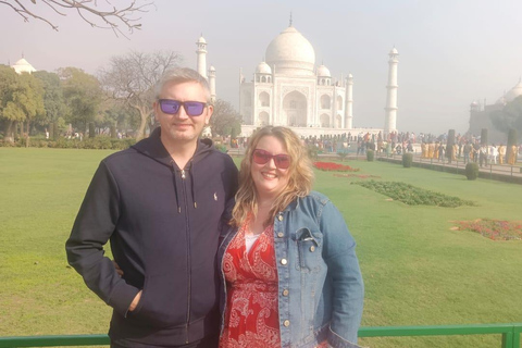 Excursão de um dia a Agra com Taj Mahal saindo de Bangalore de aviãoTour com passagens aéreas + transporte + guia + ingressos