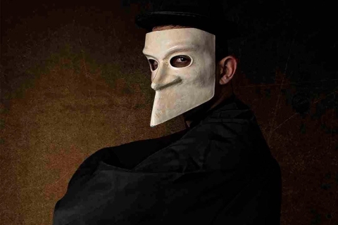 Santiago de Compostela: Urban Outdoor Escape Room Game The Masked Murderer