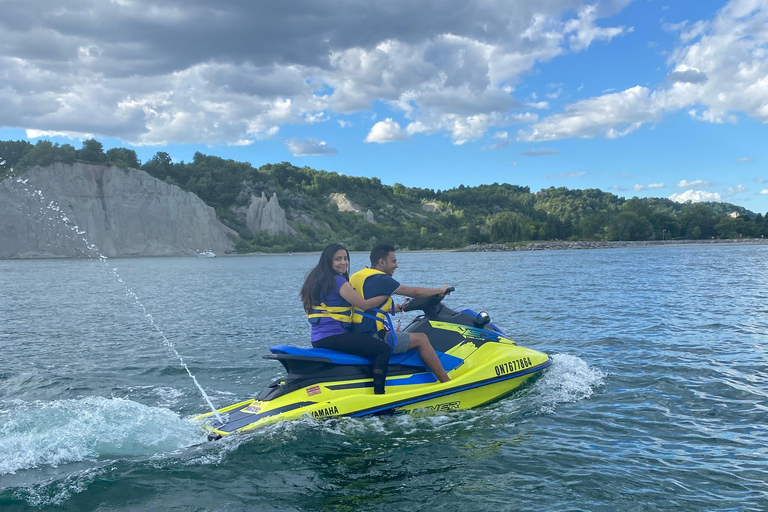 Toronto: Jet Ski Guided Tour with Training Session Toronto: Jet Ski Guided Tour with Training Session