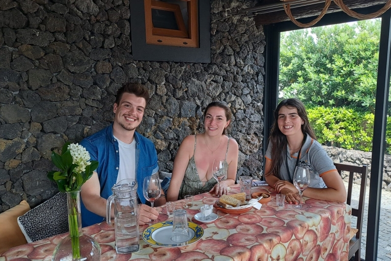 Terceira-eiland: privé sightseeing-dagtrip en wijnmakerijlunchGedeelde unieke ervaring bij lokale wijnmakerij met lunch
