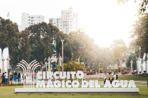 Lima: una notte al Circuito Magico dell&#039;Acqua con uno spettacolo di luci