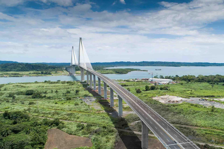 Depuis le port de Colon : Fort San Lorenzo &amp; PanamaCanalAguaClaraLockDepuis Colon : Fort San Lorenzo et écluse Agua Clara du canal de Panama