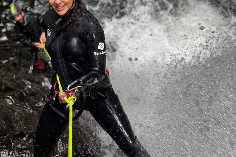 Madeira: Canyoningtocht voor gevorderdenMadeira: Canyoning voor de gevorderden