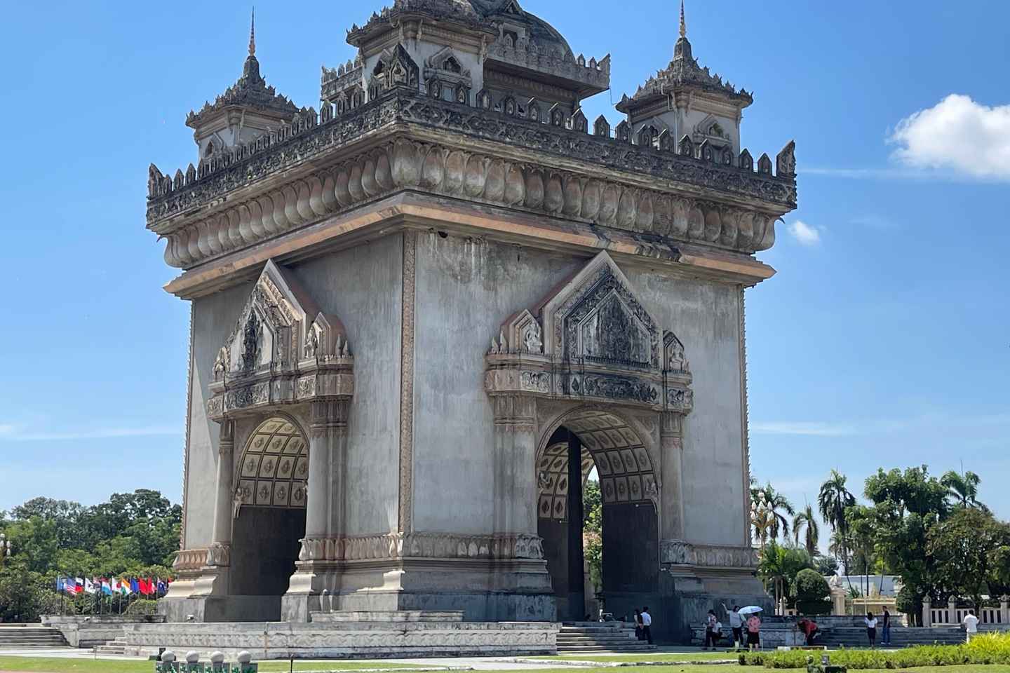 Vientiane: Cultural Tour with Buddha Park and Patuxay - join tour