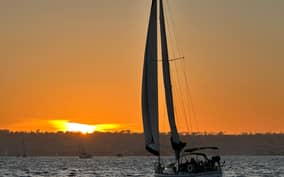 San Diego: Sunset and Day Sailing Excursion with Drinks
