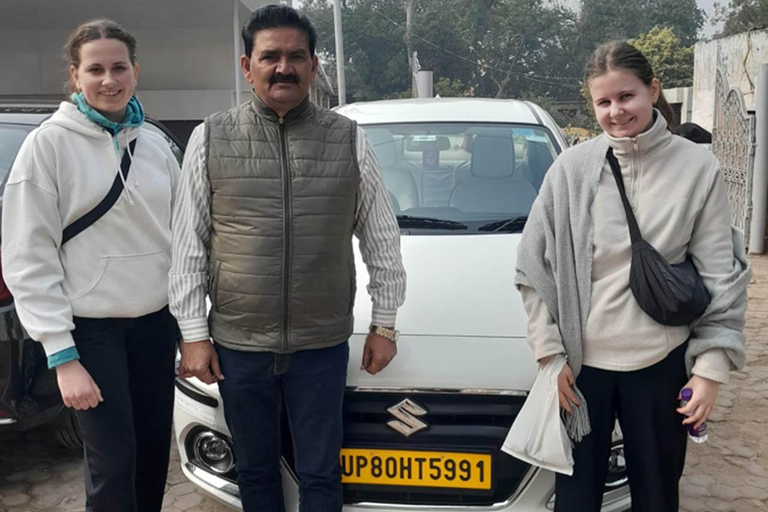 Excursión de un día al Taj Mahal en coche desde Delhi Experimenta el Amor Eterno