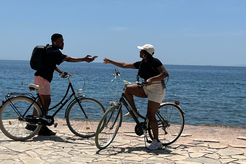 Avventura in bicicletta sulla spiaggia: Tour di Atene con sosta per il bagno