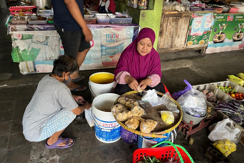 Yogyakarta: Corso di cucina con tour del mercato tradizionaleCon servizio di prelievo e rientro in hotel