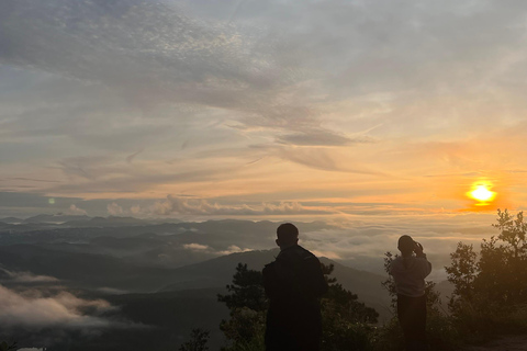 Dalat: Hiking the Mountain to observe the cloud and sunrise Da Lat: Hiking the Mountain to observe the cloud and sunrise