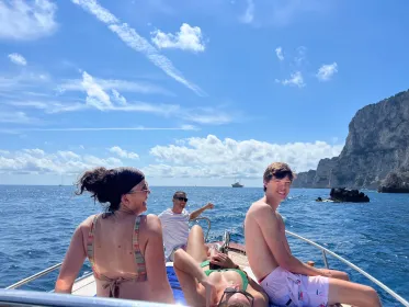 Von Sorrento aus: Capri Insel Ganztägige private Bootstour