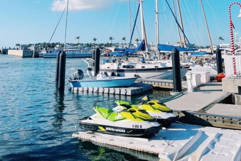 Key West : Best Street Food Tour With A Local Guide Key West : 3 Hours Private Food Tasting Walking Tour