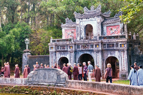 Hue City Esperienza di filosofia di vita nel tour buddistaCittà di Hue: Esperienza di filosofia di vita nel tour buddista