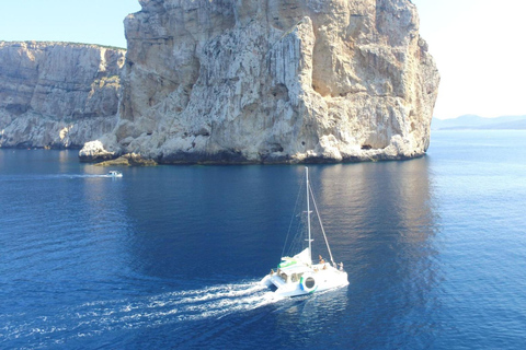 Porto Conte: Half-day catamaran tour with aperitif