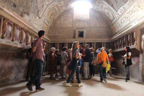 Pompeje: Wycieczka archeologiczna z przewodnikiem bez kolejkiPomiń kolejkę - odkrywanie Pompejów z ekspertem archeologiem