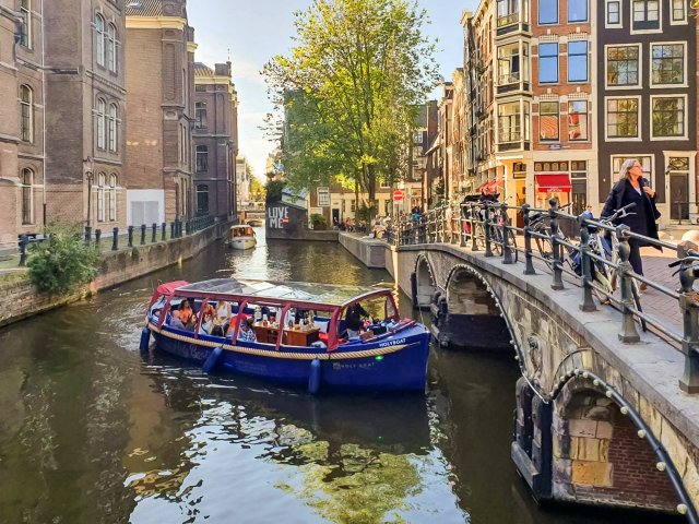 Amsterdam: Crociera in battello della città Smoke and Lounge