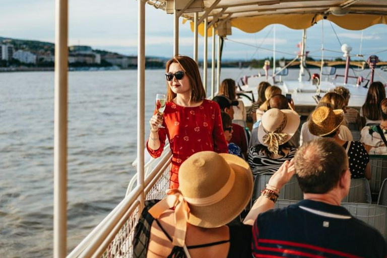 Budapest: Crucero Exprés Luces de la Ciudad por el DanubioCrucero nocturno