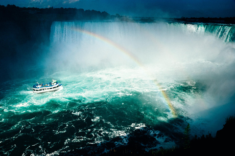 Van NYC/NJ: 2-daagse tour naar Niagara Falls met toegangsbewijzenVierpersoonskamer